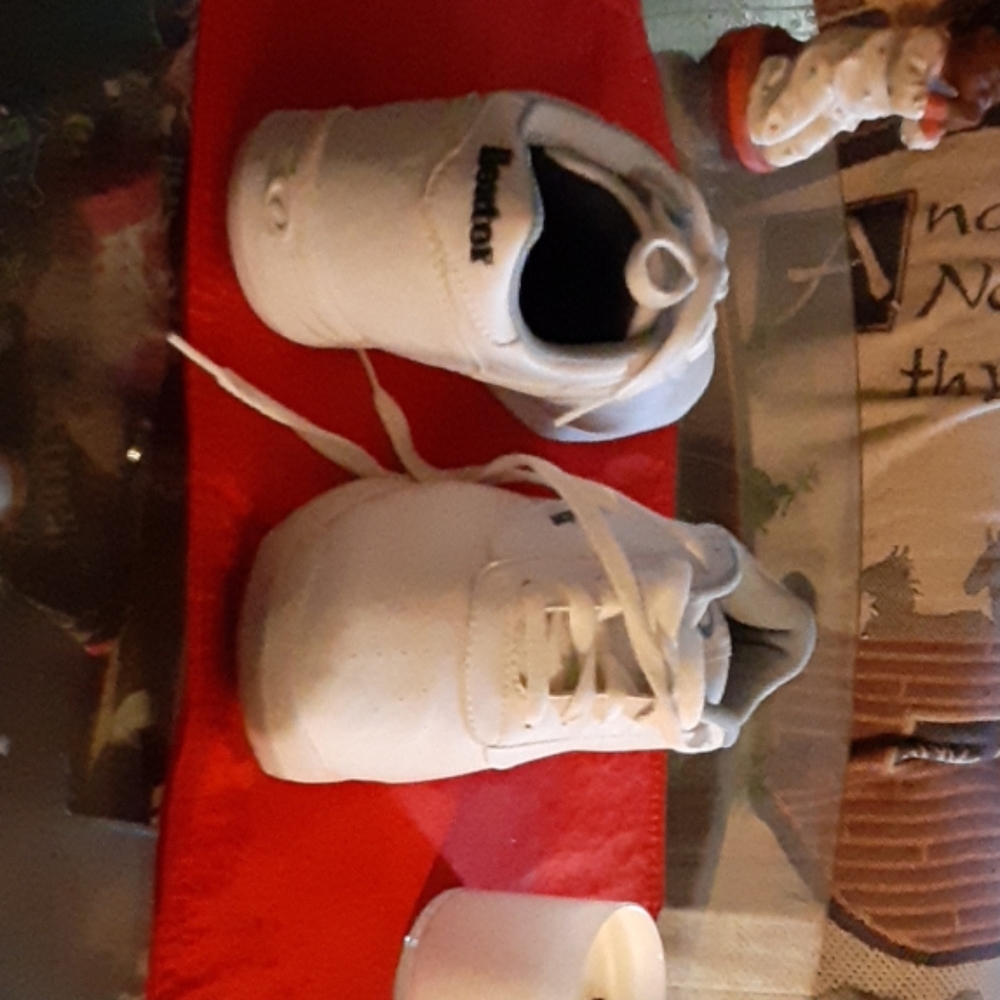 Bowling shoes